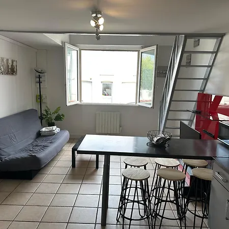 T3 Confort En Duplex A 20mn A Pied Du Centre-ville Avec Tv Et Wifi Apartmán