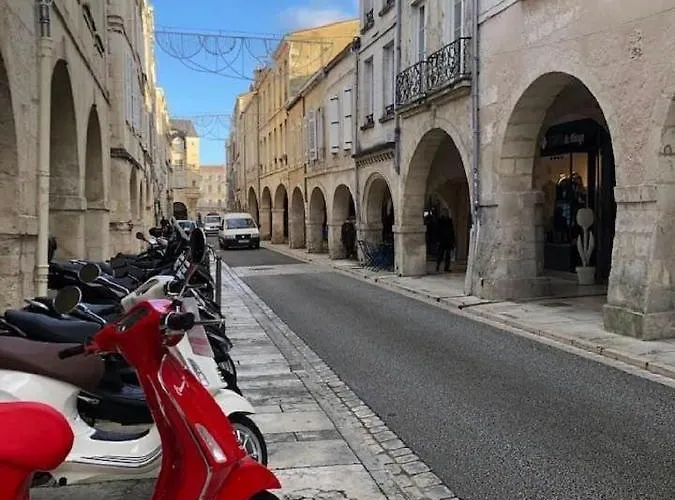 T3 Confort En Duplex à 20mn à Pied Du Centre-ville Avec Tv Et Wifi * La Rochelle (Charente-Maritime)